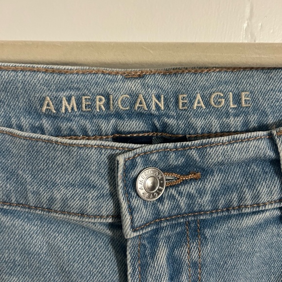 American Eagle Outfitters Light Blue Straight Leg Jeans - Picture 3 of 9